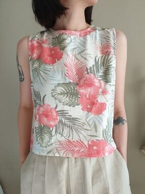 Denver Hayes Coral Floral Sleeveless Tank with Green Leaf Print